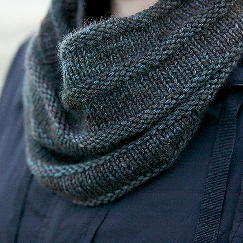 BlueKnitCowl